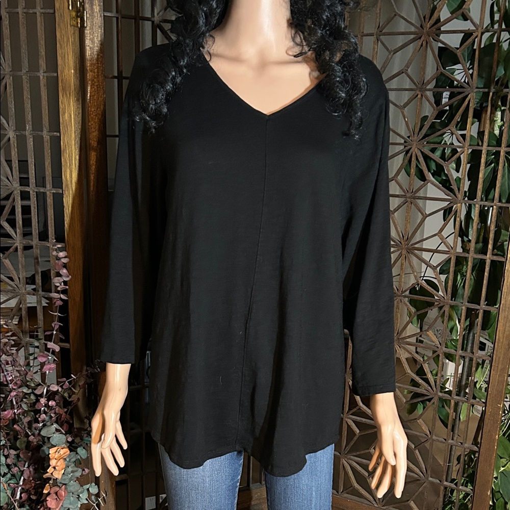 CHICOS BEAUTIFUL BASIC BLACK VNECK XL
